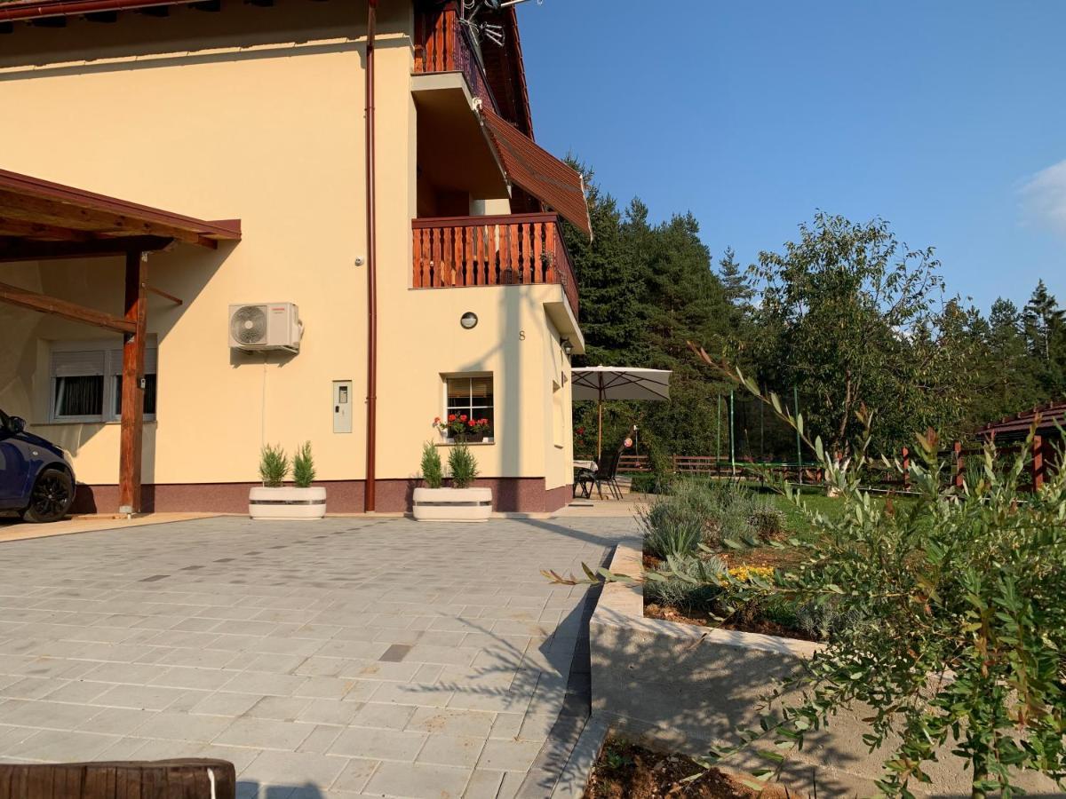 Apartman Korina Apartment Otočac Екстериор снимка